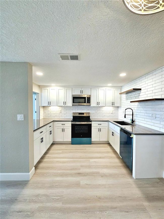 13633 Britton Dr, House other with 2 bedrooms, 2 bathrooms and null parking in HUDSON FL | Image 14