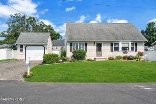 728 Neptune Ave, Beachwood, NJ, 08722-3514 | Card Image