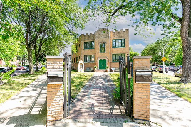 3107 N Harding Ave, Home with 12 bedrooms, 7 bathrooms and 4 parking in Chicago IL | Image 5