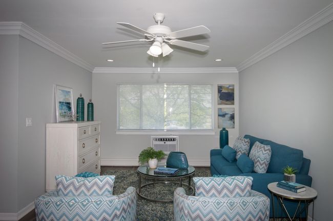 APT-3A - 11 S Saxon Ave, Condo with 1 bedrooms, 1 bathrooms and null parking in Bay Shore NY | Image 4
