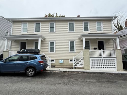 15 Kilburn Ct, Newport, RI, 02840-2718 | Card Image