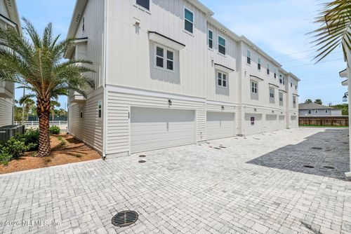 1034 2nd Ave N, Jacksonville Beach, FL, 32250-3504 | Card Image