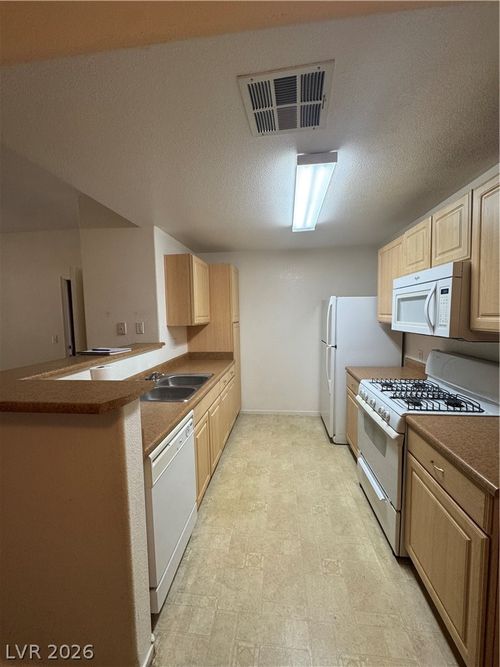 1090-8250 N Grand Canyon Drive, Las Vegas, NV, 89166 | Card Image
