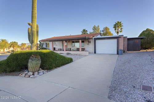 950 S Abrego Dr, Green Valley, AZ, 85614-2102 | Card Image