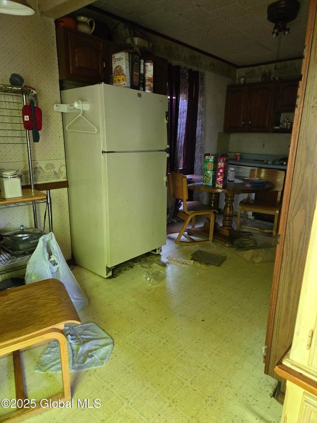 14 Western Ave, House other with 3 bedrooms, 1 bathrooms and 3 parking in Colonie NY | Image 6