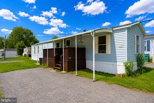 327 Caravan Ct, MIDDLETOWN, PA, 17057-2874 | Card Image