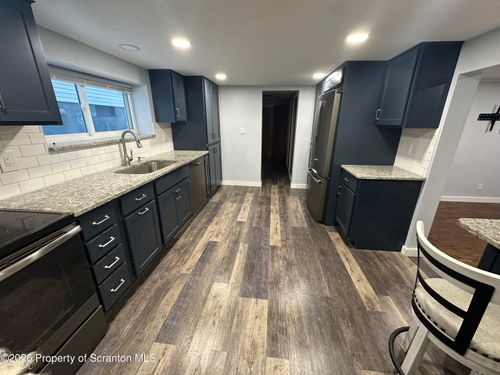 611 Chestnut St, Dunmore, PA, 18512-3030 | Card Image