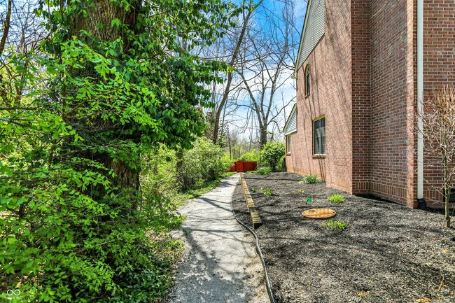 13587 Kensington Pl, Townhouse with 2 bedrooms, 3 bathrooms and null parking in Carmel IN | Image 68
