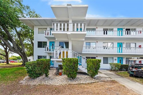 101-8402 111th St, SEMINOLE, FL, 33772-4239 | Card Image