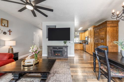 598 E Wyngate Pointe Ln, Draper, UT, 84020-9696 | Card Image