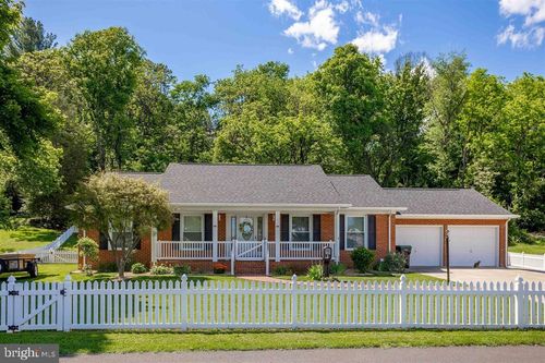 411 Barbee Street, BRIDGEWATER, VA, 22812 | Card Image
