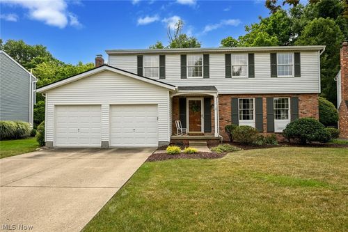 936 Smokerise Dr, Medina, OH, 44256-2756 | Card Image