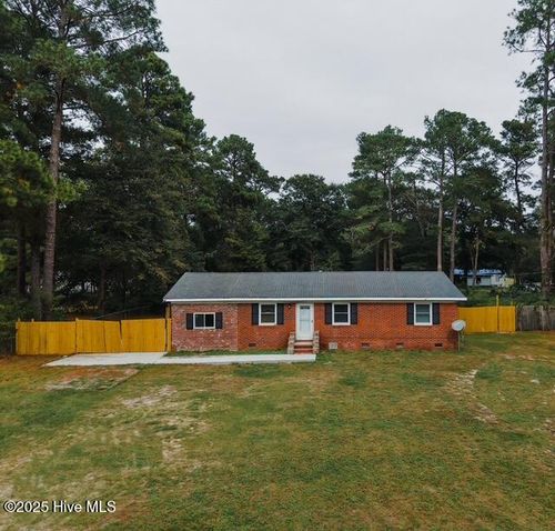 19261 Salley Mcnair Rd, Laurinburg, NC, 28352-7135 | Card Image