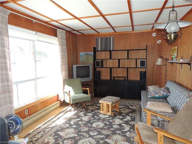 240 Point Rd, House other with 3 bedrooms, 1 bathrooms and 7 parking in Flesherton ON | Image 12