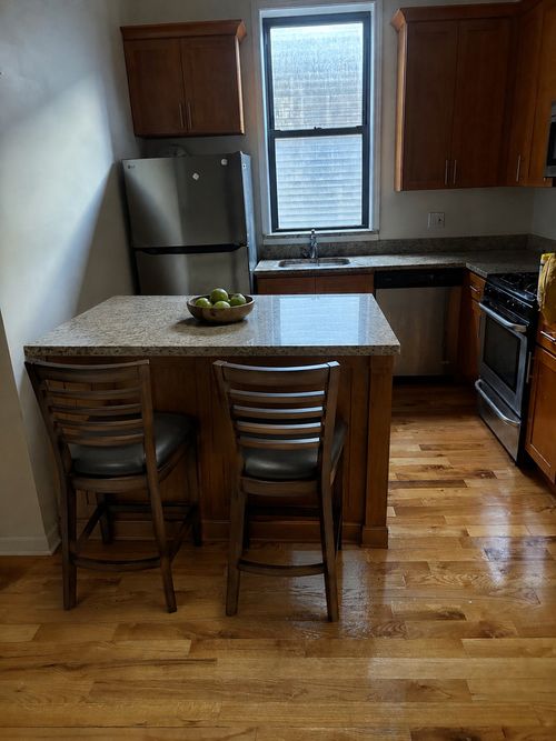 2f-1421 Huron St, Chicago, IL, 60642-6128 | Card Image