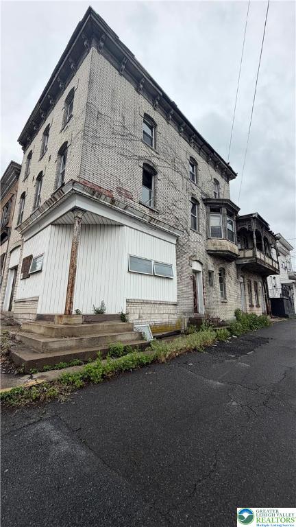 121 E Centre St E, Shenandoah, PA 17976