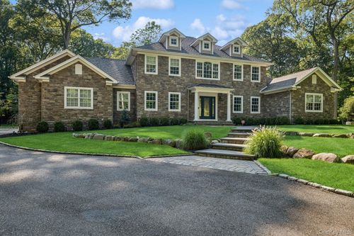 33 Bacon Rd, Saint James, NY, 11780-1009 | Card Image