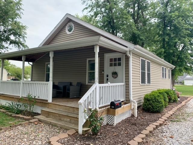 Shelby St, Shelbina, MO 63468