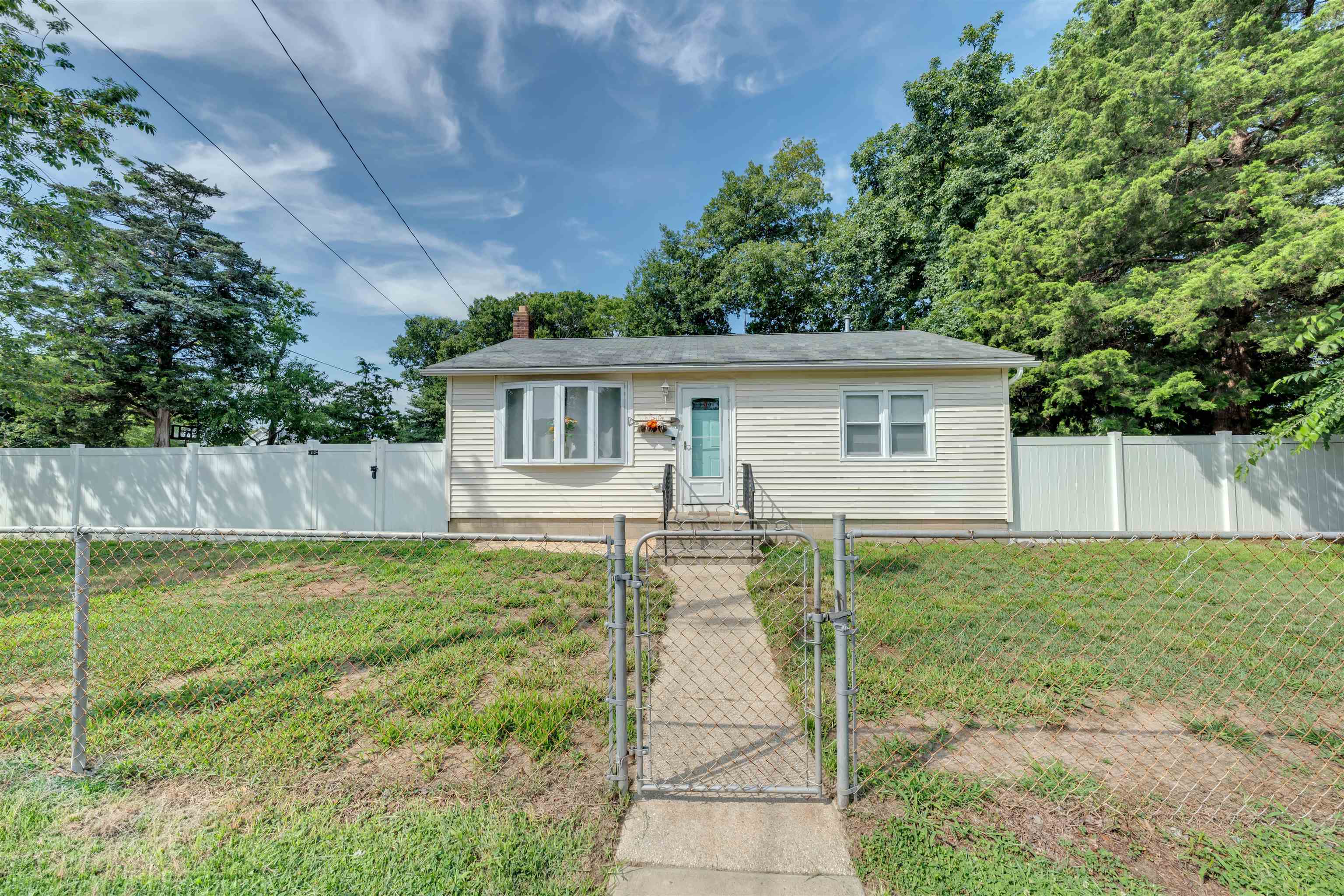 Hudson Ave, Villas, NJ 08251