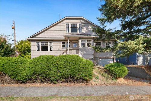 4302 Francis Avenue N, Seattle, WA, 98103 | Card Image