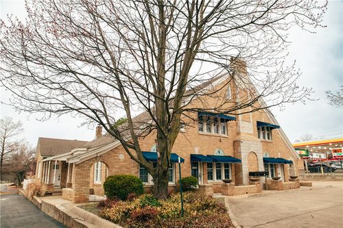 355 N College Ave, Fayetteville, AR, 72701-4204 | Card Image