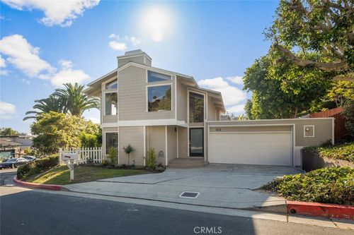 933 Meadowlark Dr, Laguna Beach, CA, 92651-2832 | Card Image