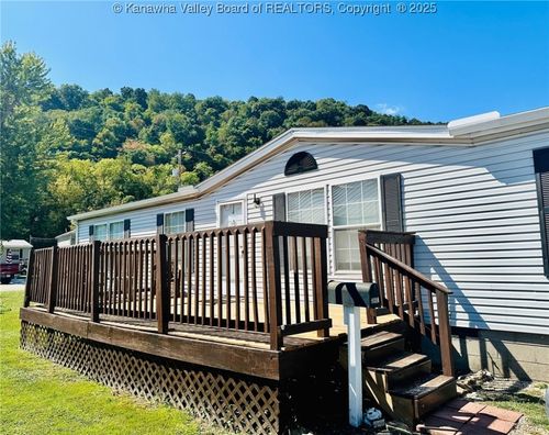 8310 Maccorkle Ave, Marmet, WV, 25315-1636 | Card Image