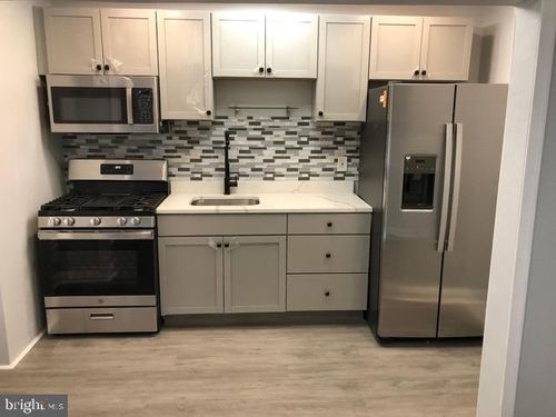 2802 Windsor Ave, BALTIMORE, MD, 21216-2821 | Card Image