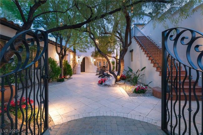 19 Quintessa Cir, House other with 4 bedrooms, 5 bathrooms and null parking in Las Vegas NV | Image 83