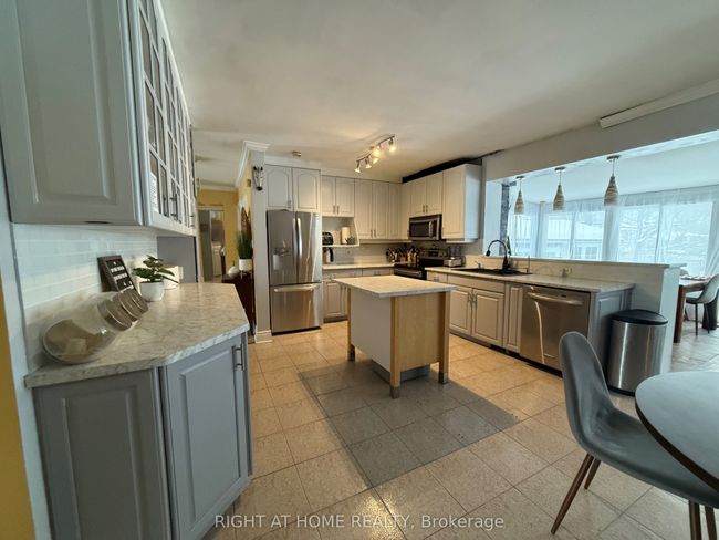 1187 Finch Ave, House other with 4 bedrooms, 4 bathrooms and 8 parking in Pickering ON | Image 4
