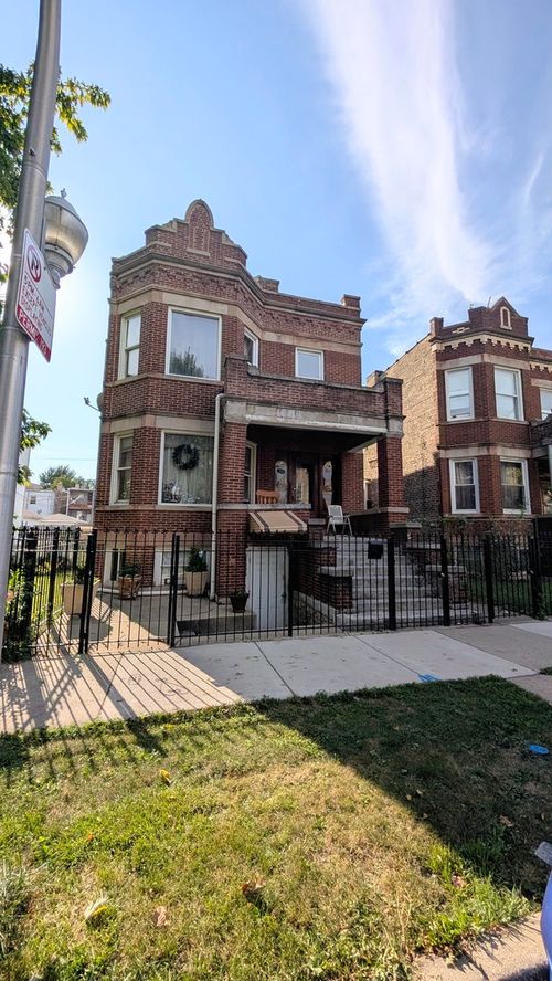 1518 N Hamlin Avenue, Chicago, IL, 60651 | Card Image