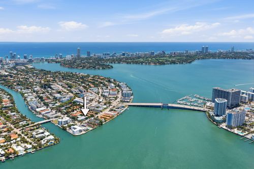 2183 Bay Dr, Miami Beach, FL, 33141-3403 | Card Image