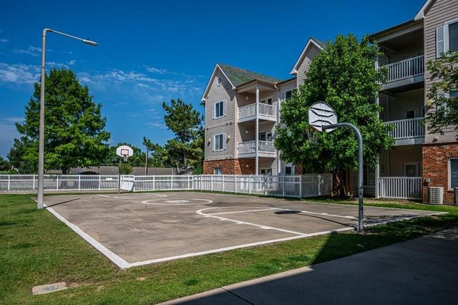 APT-2131 - 2200 Classen Blvd, Condo with 4 bedrooms, 4 bathrooms and null parking in Norman OK | Image 4
