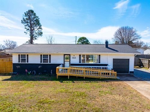 713 Circle Dr, Cave City, AR, 72521-8802 | Card Image