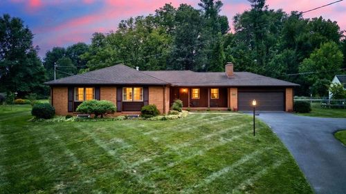 1243 Meadowbrook Rd, Waynesboro, VA, 22980-5304 | Card Image