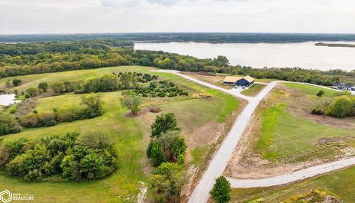 254 Lake Dr, Melrose, IA, 52569-8651 | Card Image