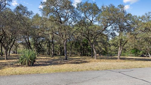 8455 Park Lane Dr, Garden Ridge, TX, 78266-2752 | Card Image