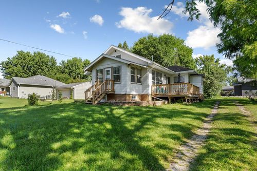 221 Main St E, Clarks Grove, MN, 56016-7715 | Card Image