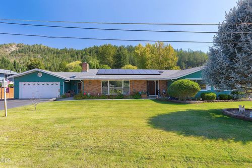 55 Lloyellen Dr, Rogue River, OR, 97537-9621 | Card Image