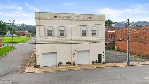 214 Union St, Erwin, TN, 37650-1146 | Card Image
