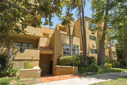 104-12841 Bloomfield St, Studio City, CA, 91604-1563 | Card Image