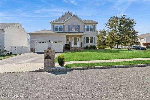 2 Higgins Ct, Howell, NJ, 07731-8826 | Card Image