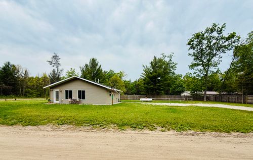 4223 S Harvard Ave, Baldwin, MI, 49304-7574 | Card Image