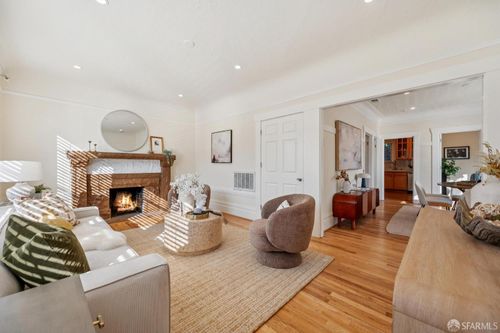 180 Ocean Ave, San Francisco, CA, 94112-2547 | Card Image