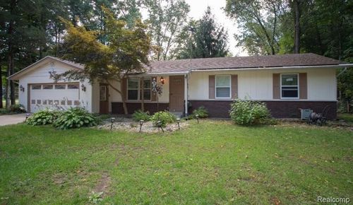 28047 Wexford Drive, Antwerp Township, MI, 49065 | Card Image