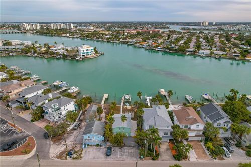 8441 Bayshore Dr, TREASURE ISLAND, FL, 33706-3487 | Card Image