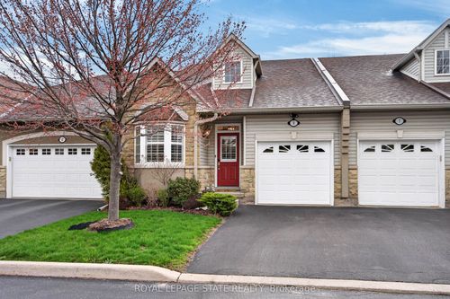 9-212 Stonehenge Drive, Hamilton, ON, L9K1N5 | Card Image