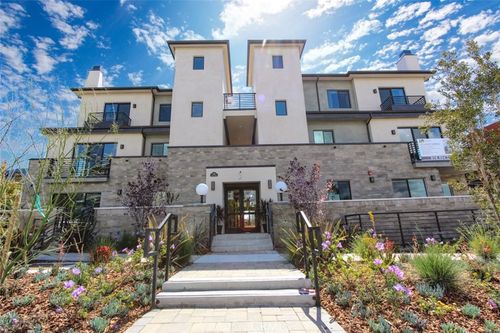 apt-301-330 Salem St, Glendale, CA, 91203-3549 | Card Image