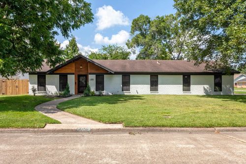 1995 Chevy Chase Ln, Beaumont, TX, 77706-2606 | Card Image