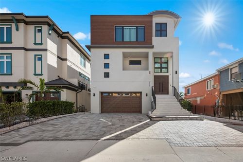 250 Crescent St, FORT MYERS BEACH, FL, 33931-2616 | Card Image